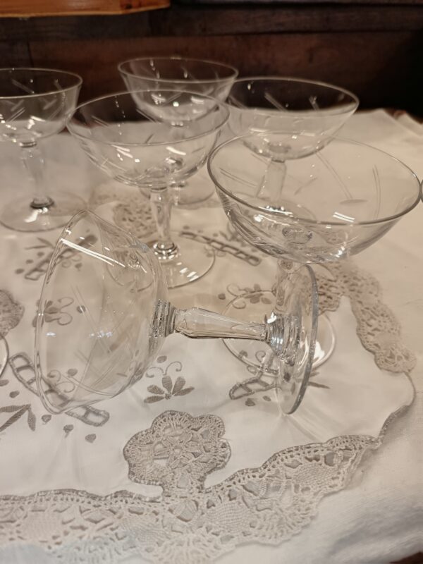 8 coupes à Champagne