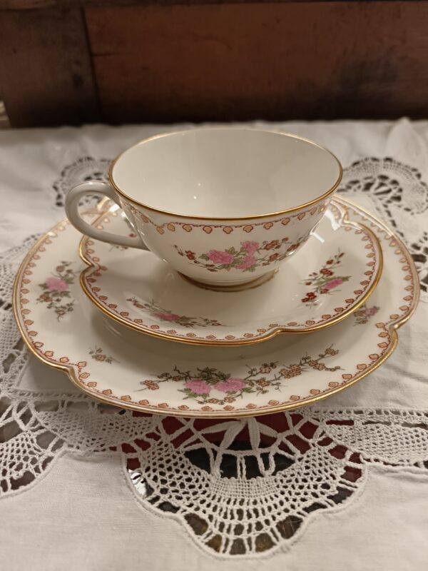 Ensemble à dessert Tasse et sous tasse et Assiette à gâteau en Porcelaine de Limoges