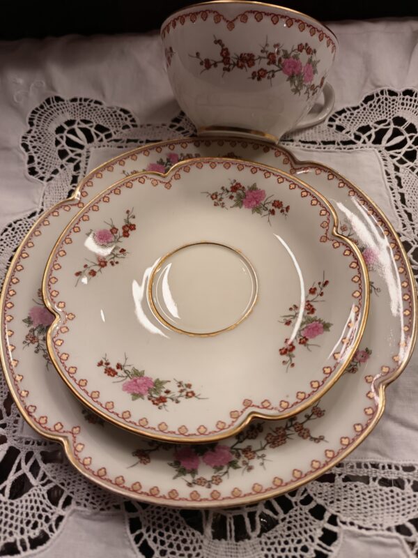 Ensemble tasse et sous tasse et assiette à gateau limoges (4) Ensemble à dessert Tasse et sous tasse et Assiette à gâteau en Porcelaine de Limoges