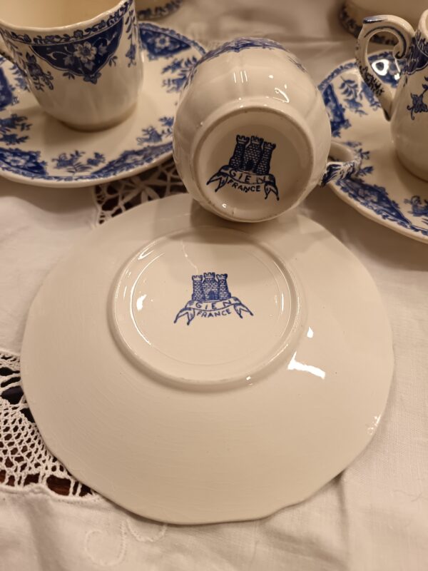 Service à café en faïence de Gien modèle Delft Bleu