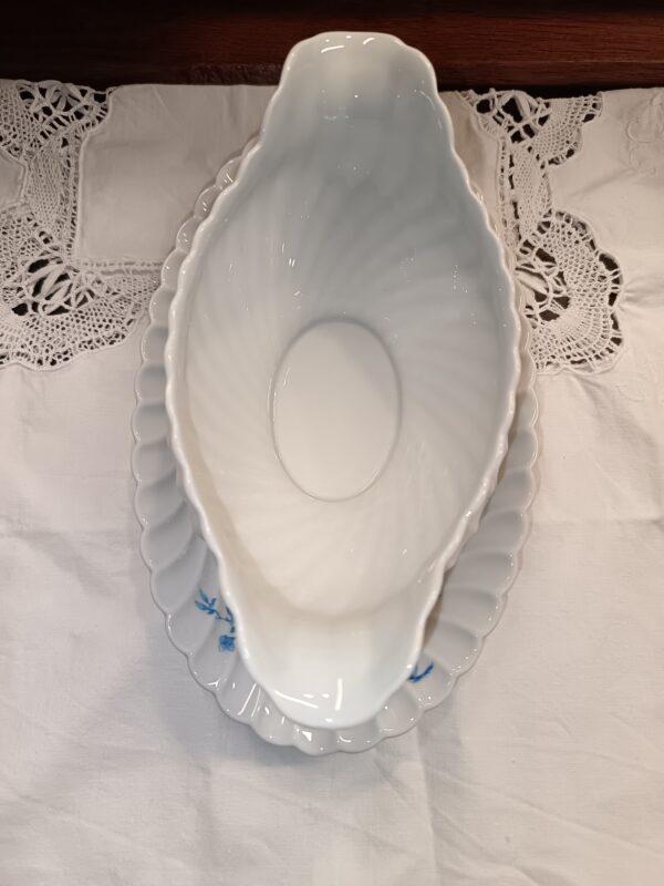 Saucière en porcelaine Haviland Limoges modèle Torse cerisier bleu