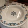 Assiette creuse en Faïence de Gien modèle Carnavalet pour Godin rue de Paradis à Paris