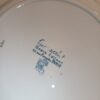 Assiette plate en Faience de Gien modèle Carnavalet pour Godin rue de Paradis à Paris