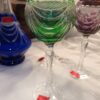 Coffret de 6 verres à vin en cristal de différentes couleurs et une carafe en cristal de Lorraine