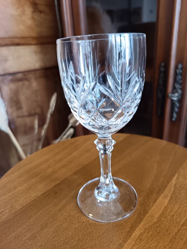 Verre à vin rouge en cristal taillé JG Durand modèle Deauville 16 cm
